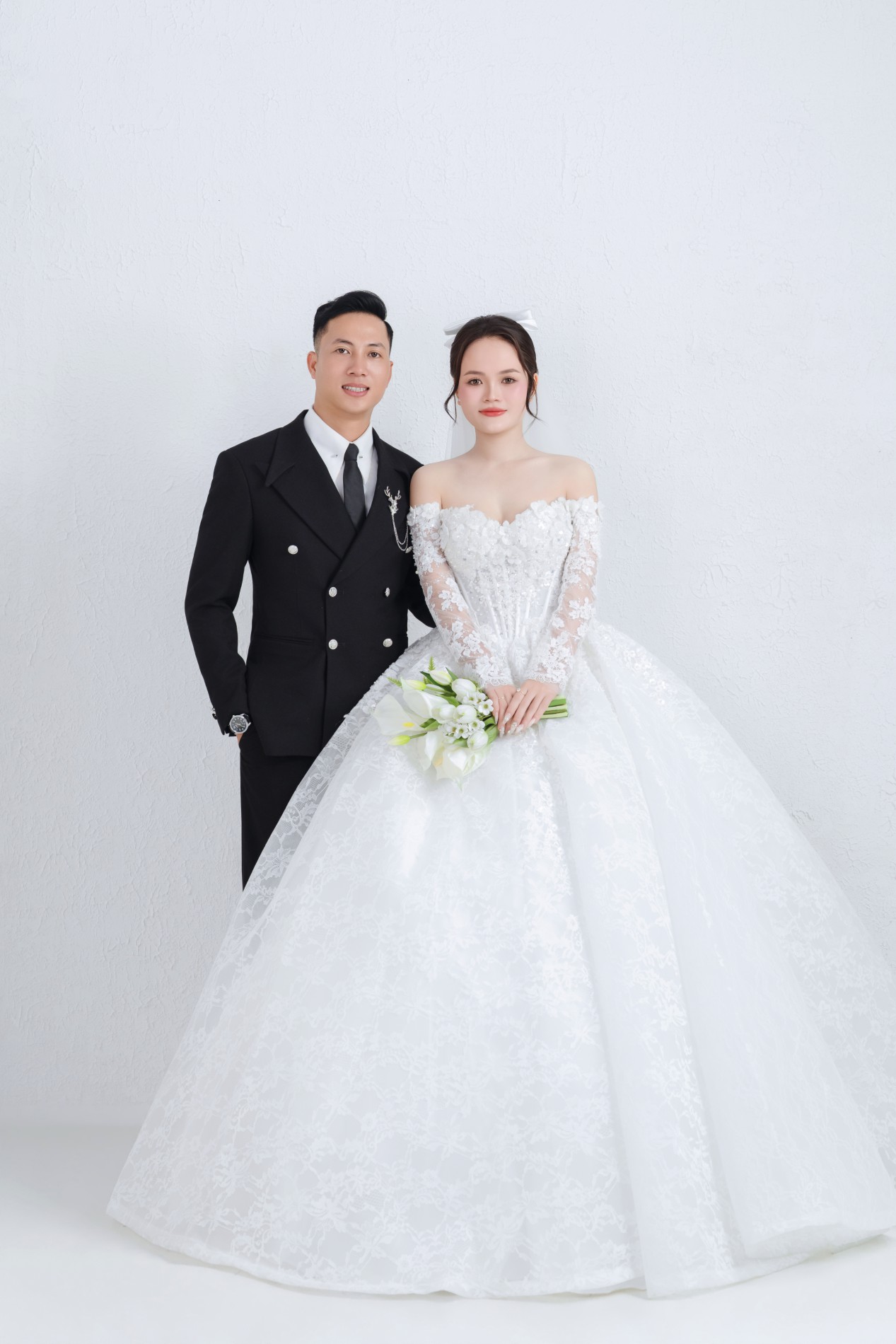 VĂN PHONG – HOÀI THƠM